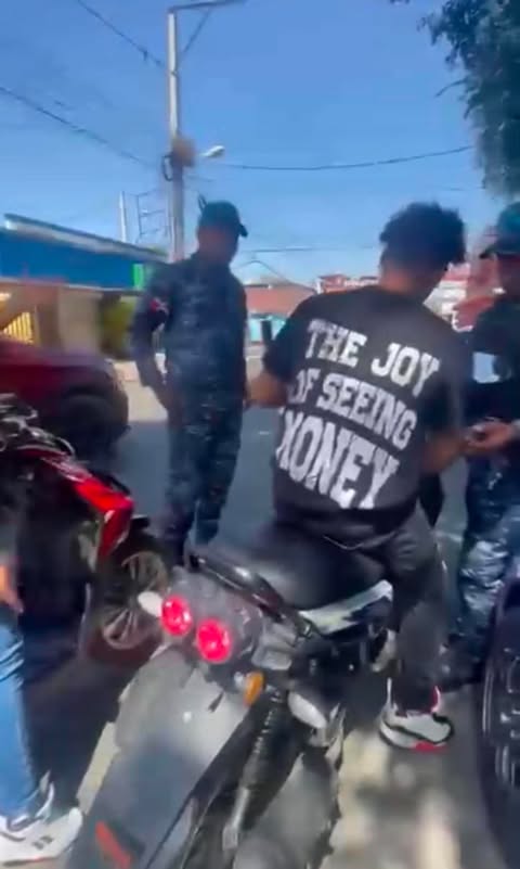 AGRESIÓN POLICIAL A JOVEN EN SANTIAGO RODRÍGUEZ GENERA INDIGNACIÓN Y PIDEN INVESTIGACIÓN