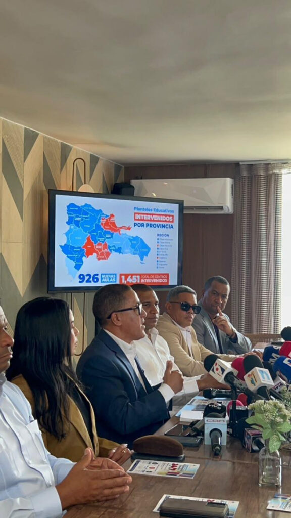 Avanza entrega de planteles y techados para el ciclo 26-27