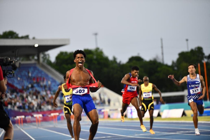 La felicidad por sumar dos medallas de oro le duró solo 15 minutos al atletismo dominicano