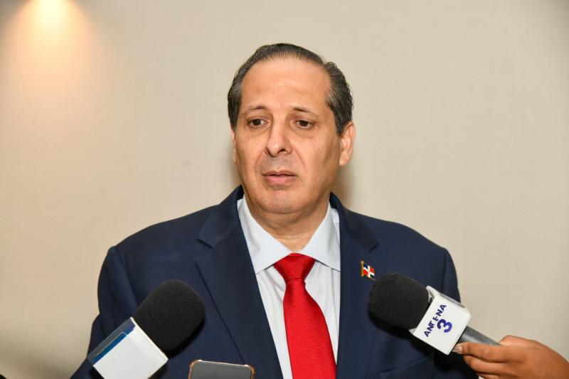 Ministro de Salud dice República Dominicana no cambiará plantilla de vacunas