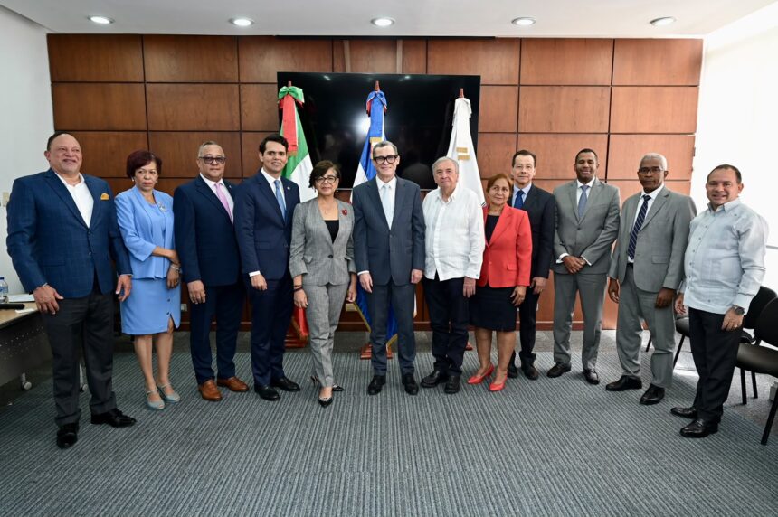 Anuncian fortalecimiento de estadísticas laborales con cooperación entre RD y México