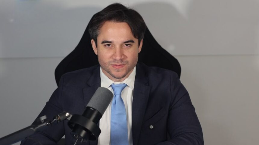 Fernando Abreu irrumpe en las presidenciales con un 2.6% en encuesta nacional