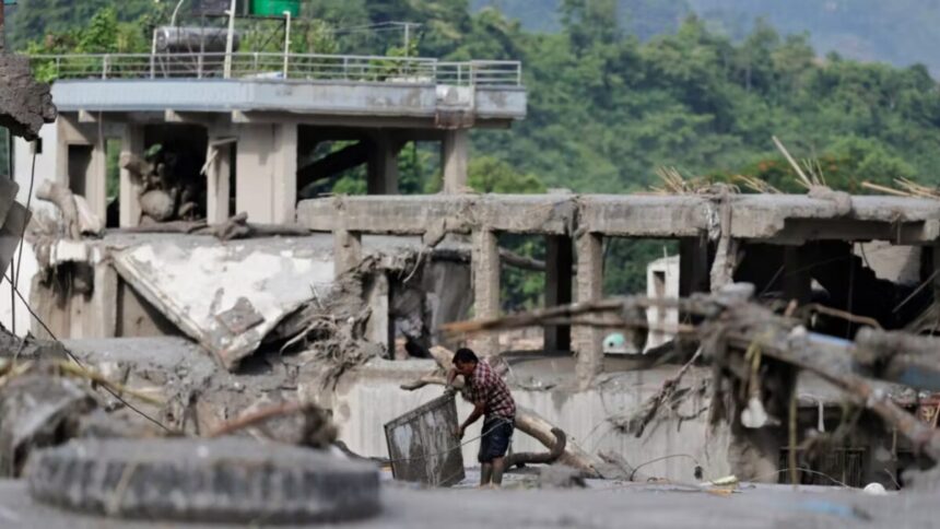 El Servicio Geológico de Estados Unidos y China apuntan al colapso de un glaciar como causa de la riada en Nepal