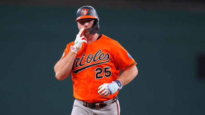Pete Alonso dispara dos jonrones en el triunfo de los Orioles