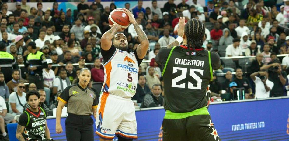 Los Prados triunfan y mantienen su invicto en el torneo de baloncesto