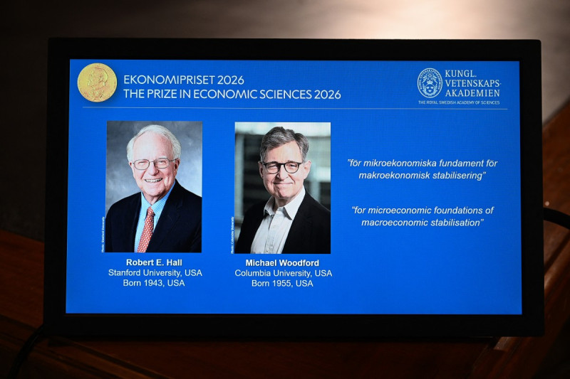 Estadounidenses Michael Woodford y Robert Hall ganan el Nobel de Economía