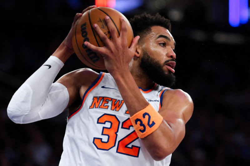 Towns se queda a una asistencia del triple doble, Knicks vencen a Raptors