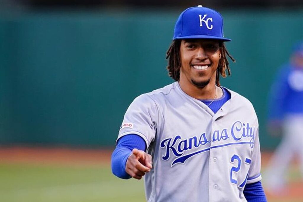Boston adquiere al dominicano Adalberto Mondesí desde Kansas
