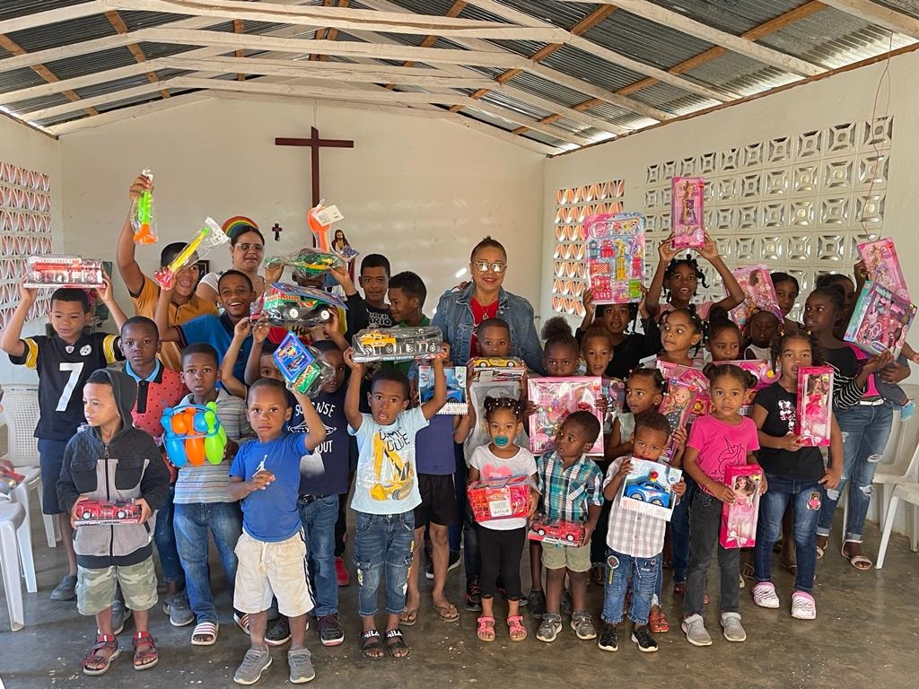Gobierno entrega juguetes a niños/as en comunidades de la provincia Dajabón