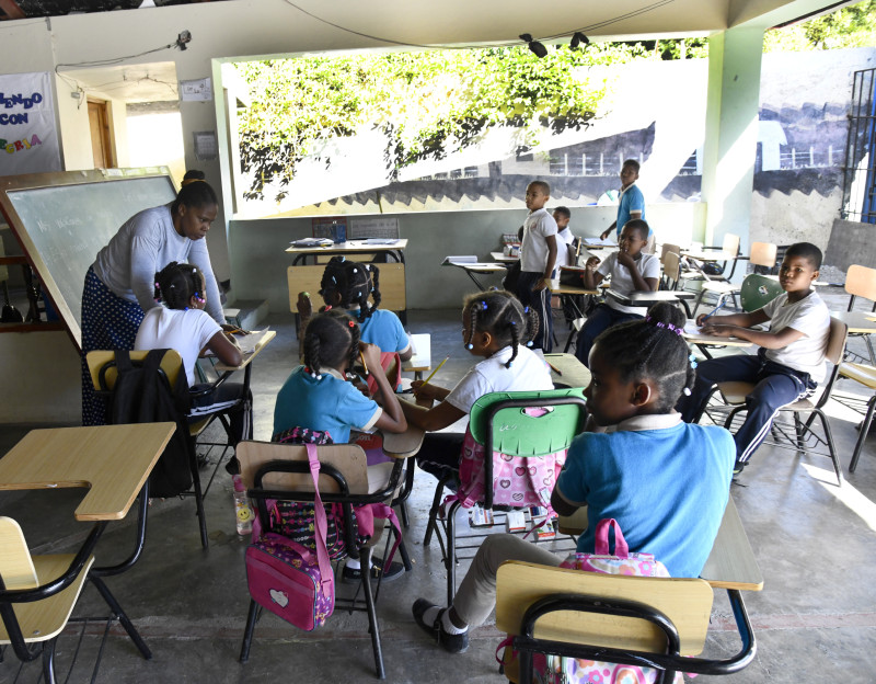 Instalarán aulas móviles en Las Carreras, Baní