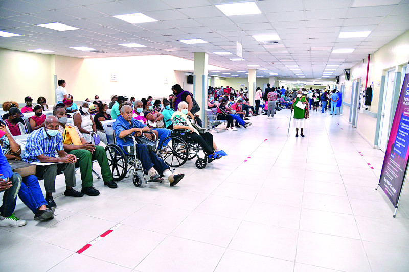 El alto costo del bolsillo y el acceso a servicios figuran entre los retos