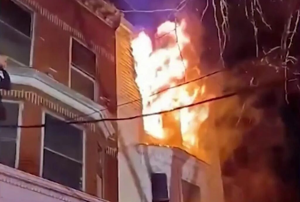 NY: Fuego en El Bronx deja a la intemperie a varias familias dominicanas