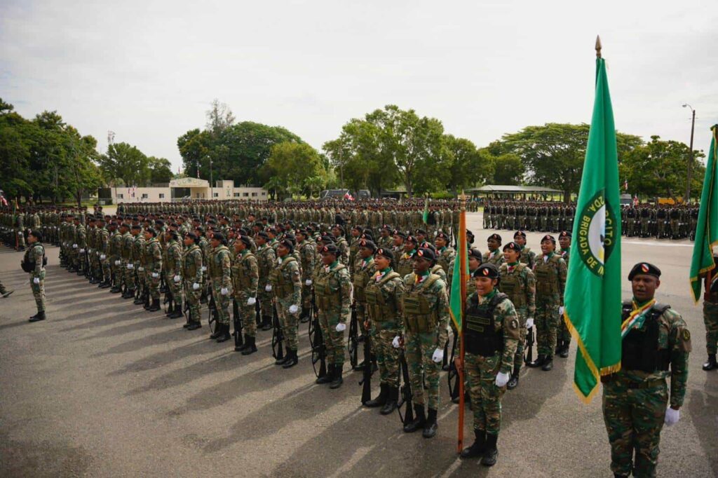 El Poder Ejecutivo asciende a más de 6,400 miembros de la Fuerza Aérea, Ejército y Armada de RD