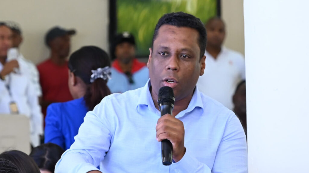 Alcalde de Cabral reclama obras prioritarias durante celebracion del Gobierno en las Provincias en Barahona