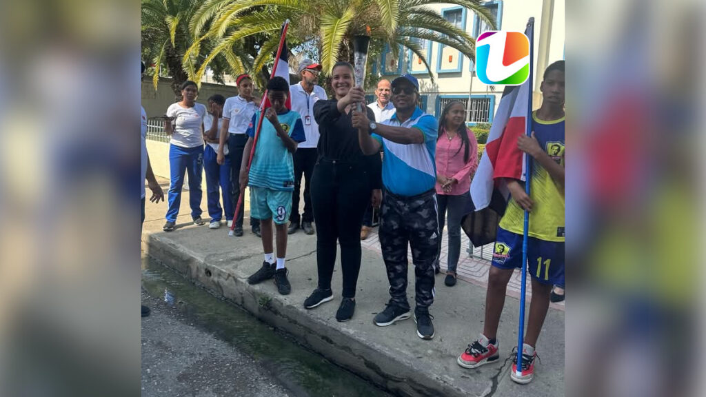 La Alcaldía de Mao recibe antorcha de los XVI Juegos Nacionales Salesianos 2025