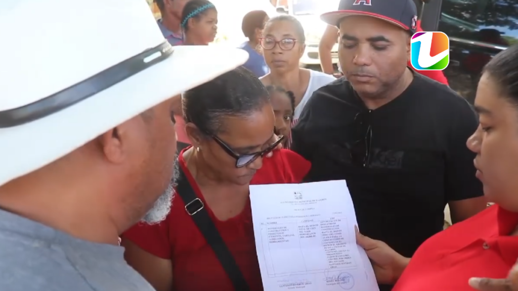 VIDEO: Autoridades Municipales entregan fondos para construcción de contenes en el sector El Abanico