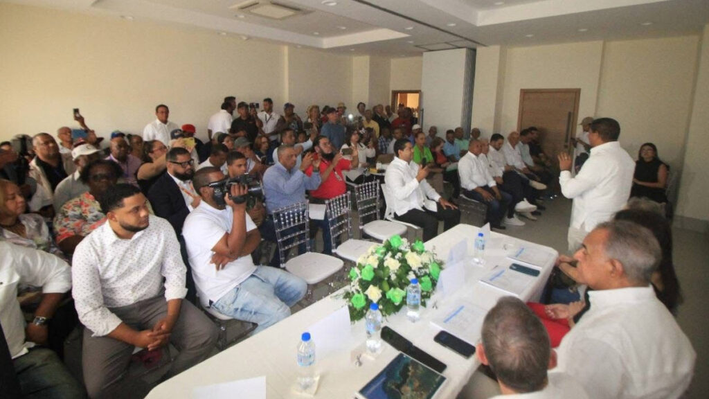 Realizan primera vista pública de proyecto “Aeropuerto Internacional de Montecristi”