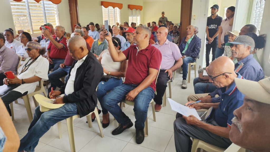 Realizan Panel-conversatorio en Loma de Cabrera “Impacto de la Minería en las Aguas”