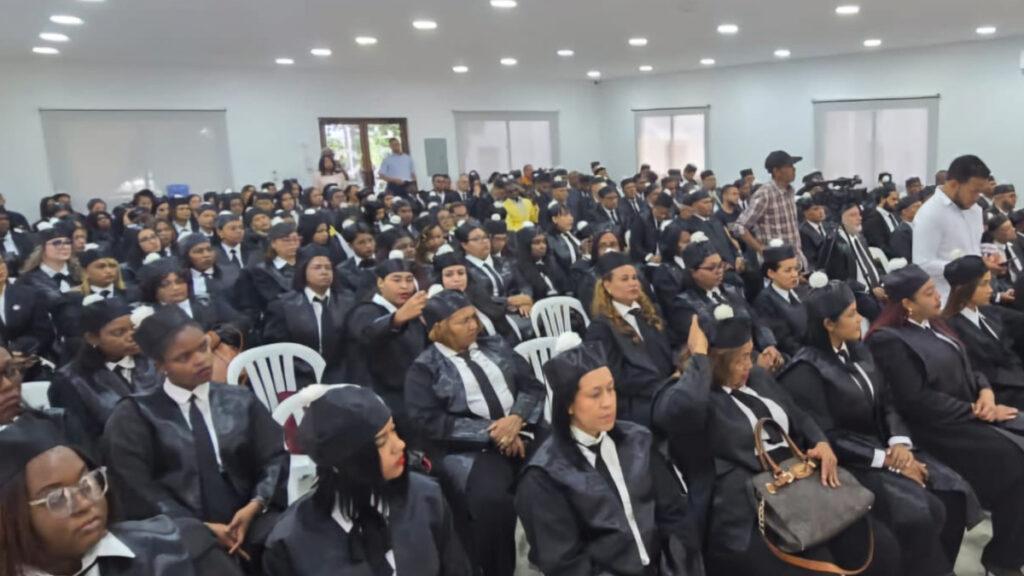 Colegio de Abogados juramenta más de 400 nuevos miembros