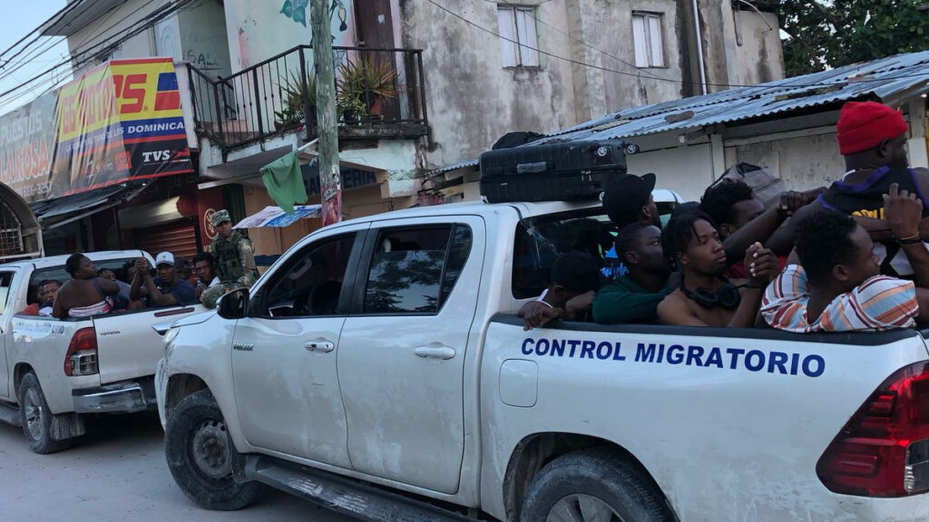 Migración deporta miles de indocumentados haitianos en primeros 12 días de abril