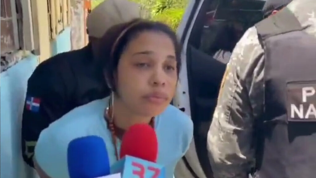 VIDEO: PN y Ministerio Público toman custodia hija de madre de menor desaparecido en Manabao