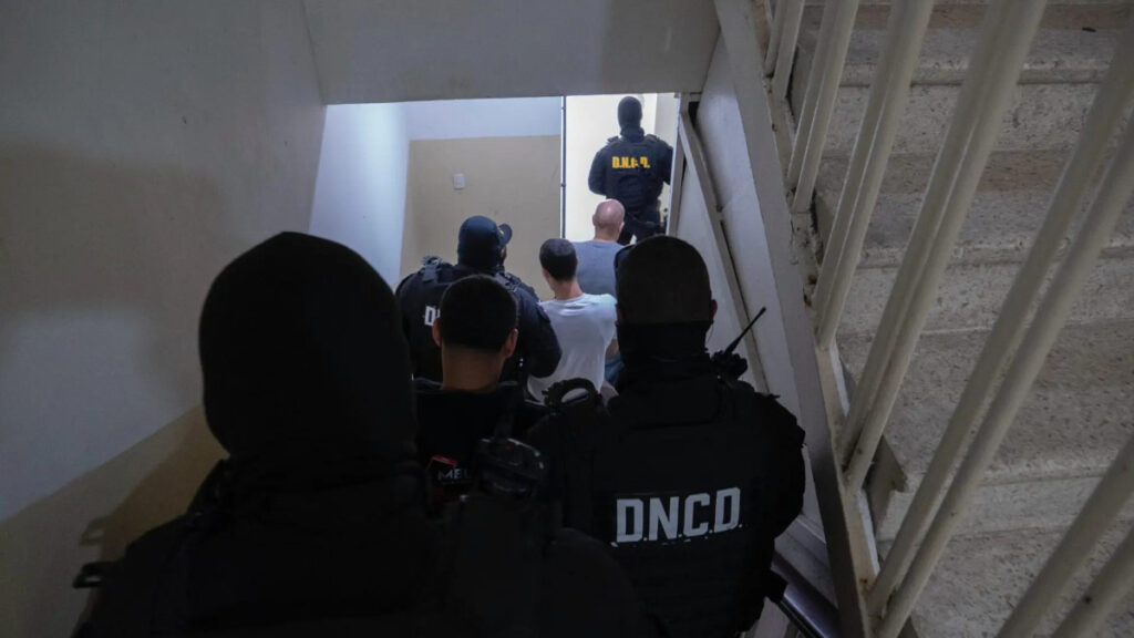 Extraditan tres por tráfico y asesinato