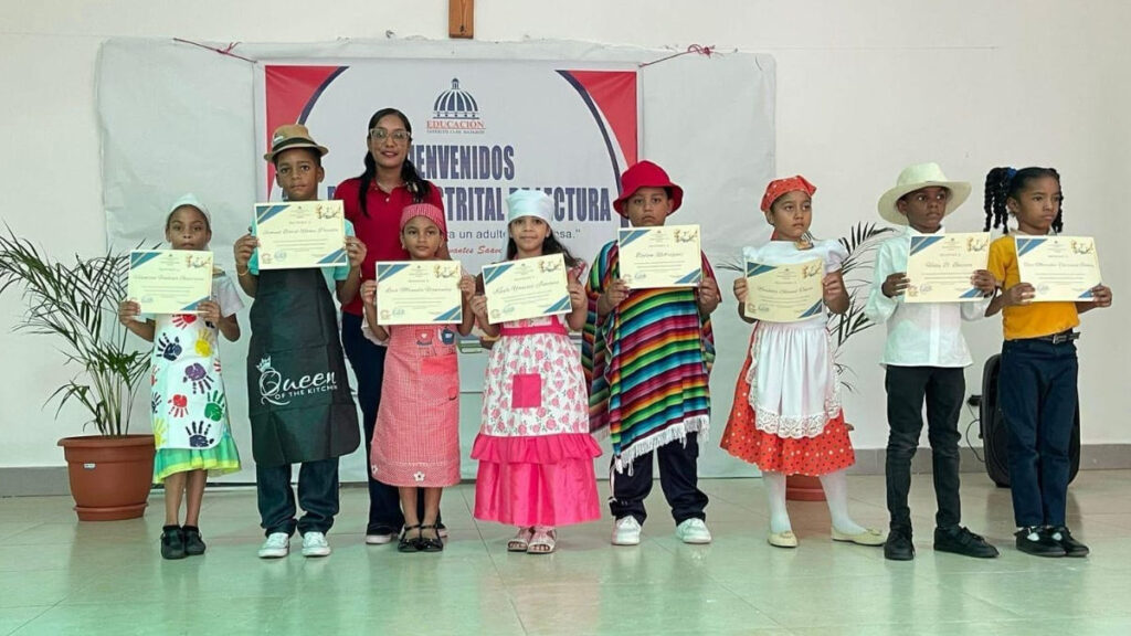 Realizan festival nacional de lectura de primer ciclo, fase distrital
