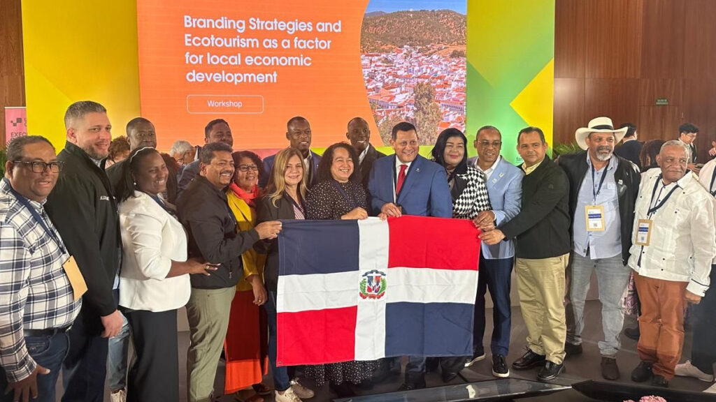 Alcalde Riverón participa de Sexto Foro Mundial de Desarrollo Local en España