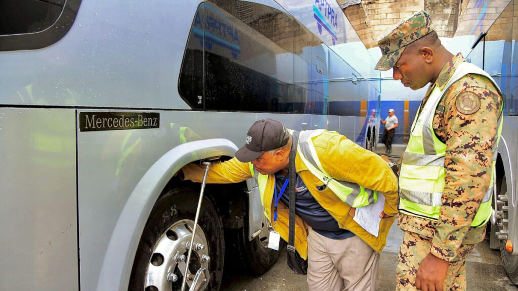 Intrant inhabilita más de 300 licencias vencidas en operativo Semana Santa 2025