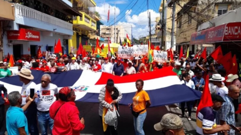 Marchas convocadas para este domingo en el Parque Independencia se tornan violentas