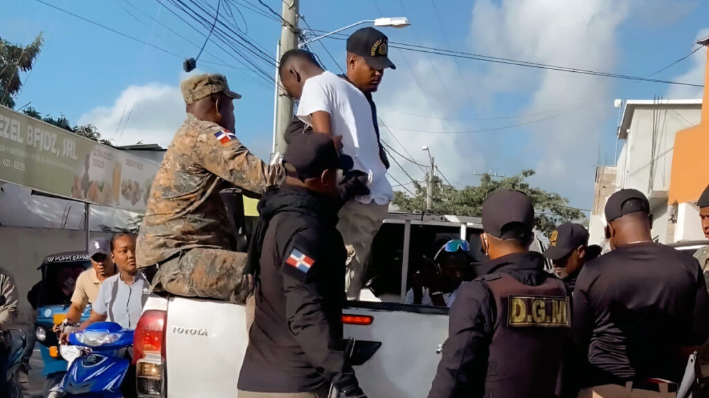 Migración detiene a 111 nacionales haitianos en operativos realizados en Friusa y Verón