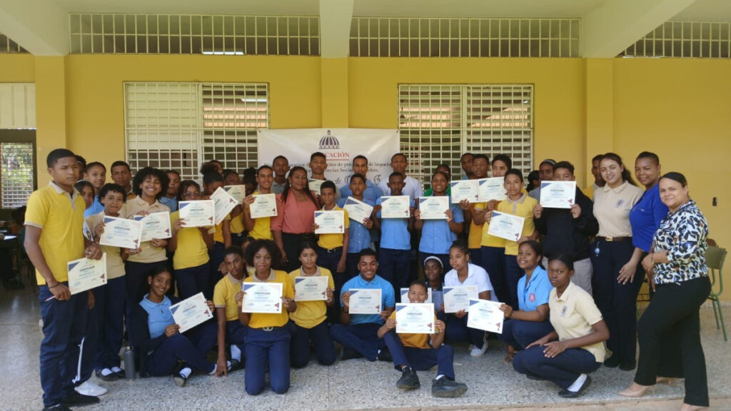 Distrito 13-04 realiza Olimpiadas de Ciencias Sociales de nivel primario y secundario