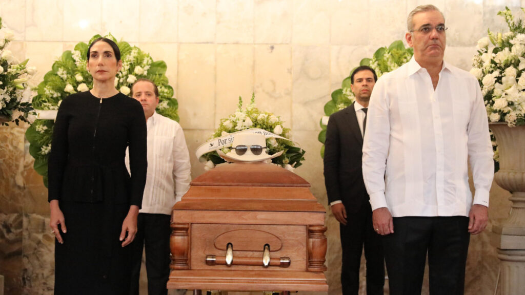 Presidente Abinader asiste a homenaje póstumo del destacado merenguero Rubby Pérez