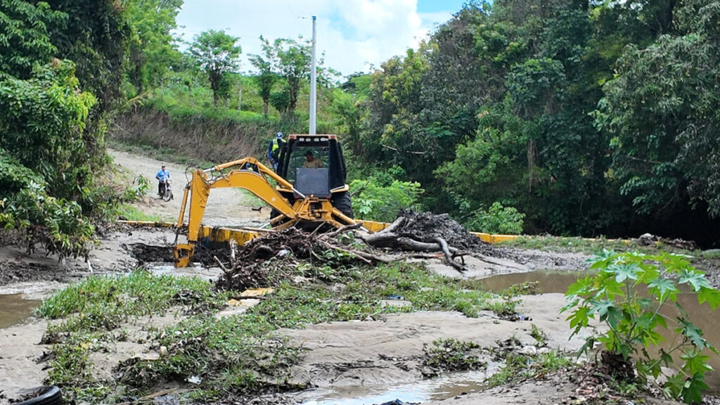 Comunidades en Santiago Rodríguez incomunicadas por crecida de río naranjo