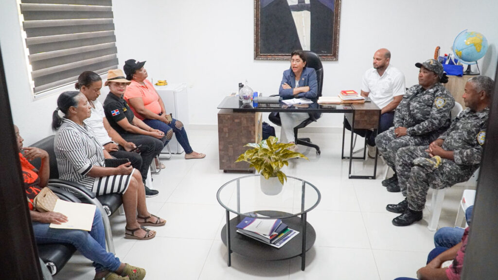 Alcalde Santiago Riverón aclara situación con el sector Bella Vista