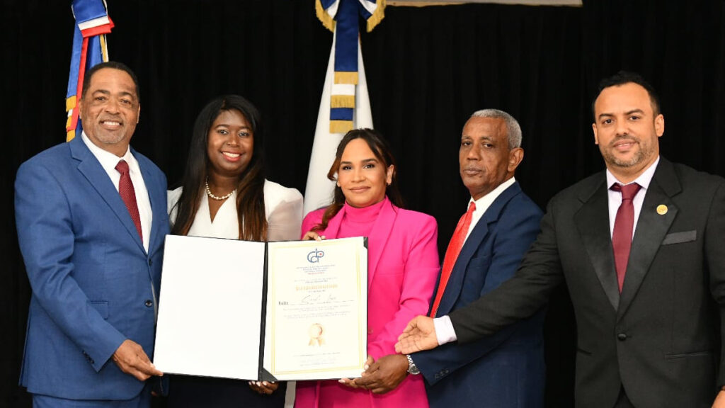 Colegio Dominicano de Periodistas reconoce trayectoria y aportes de Suedi León Jiménez
