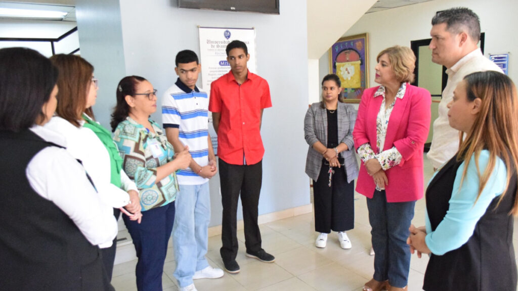 UASD Recinto Santiago impulsa educación inclusiva Integra estudiantes del Politécnico Altagracia Iglesias de Lora
