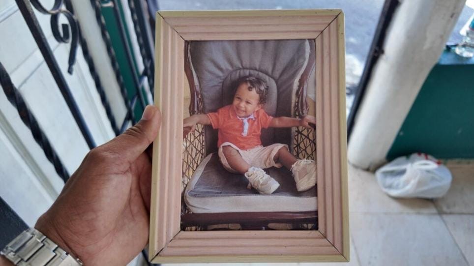 Familia responsabiliza a madrastra de muerte a golpes de bebé de dos años en Los Alcarrizos