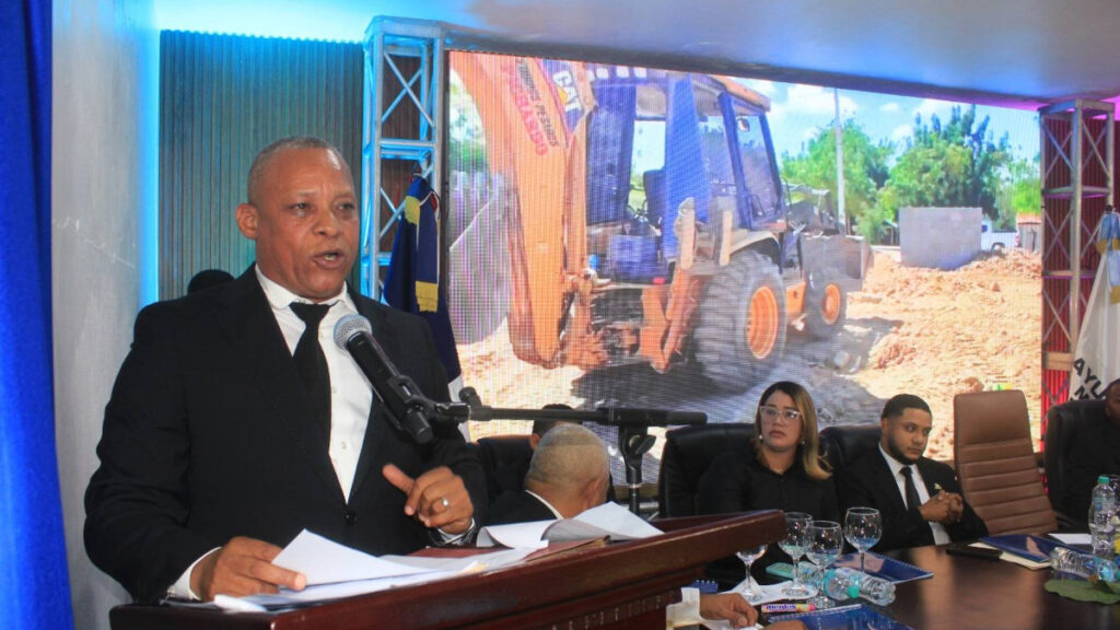 Alcalde Montecristi ordena acciones legales contra ingenieros usaron más de 30 millones de pesos en obras no ejecutadas