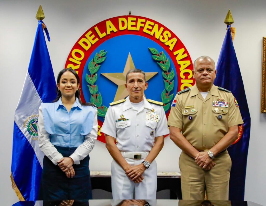 Ministro de Defensa de República Dominicana visita El Salvador para conocer su modelo de seguridad y fortalecer cooperación bilateral