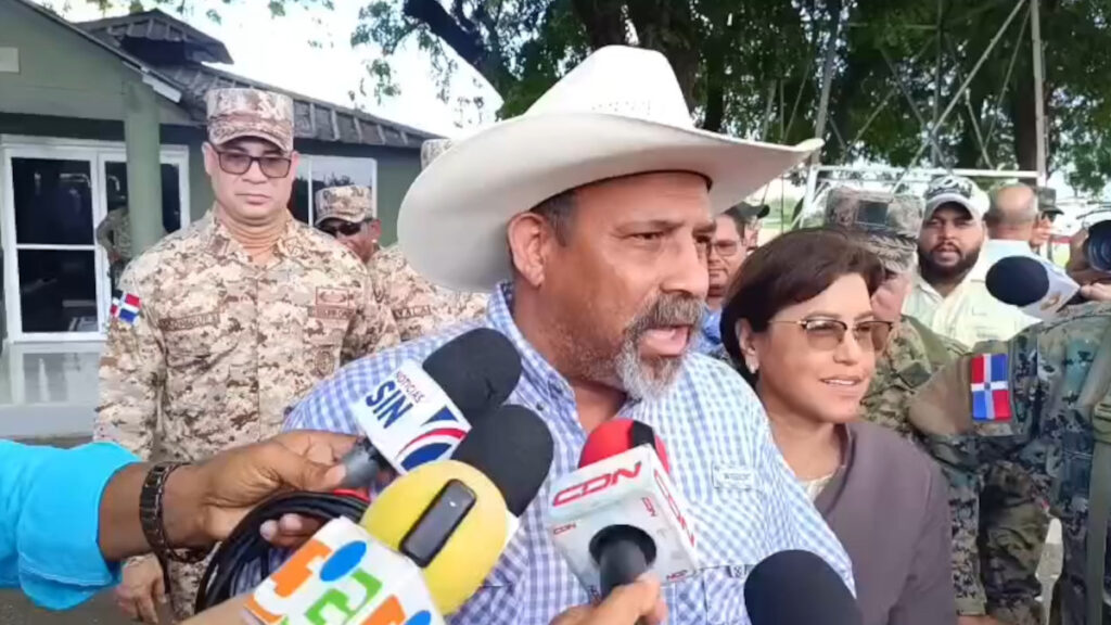 Alcalde y Gobernadora de Dajabón se reunen con Director de Migración