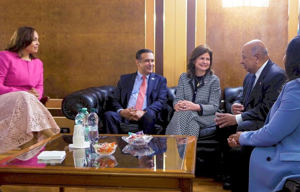 Vicepresidenta llega a Roma para misa del inicio del pontificado del Papa León XIV