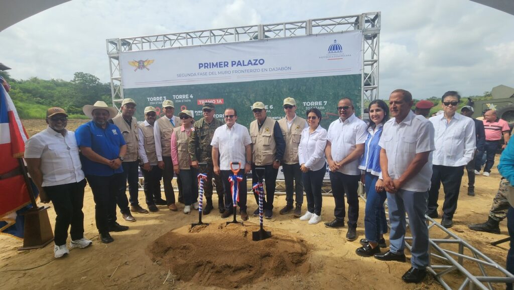 Gobierno da primer palazo para continuar obra de verja fronteriza con 13 nuevos kilómetros