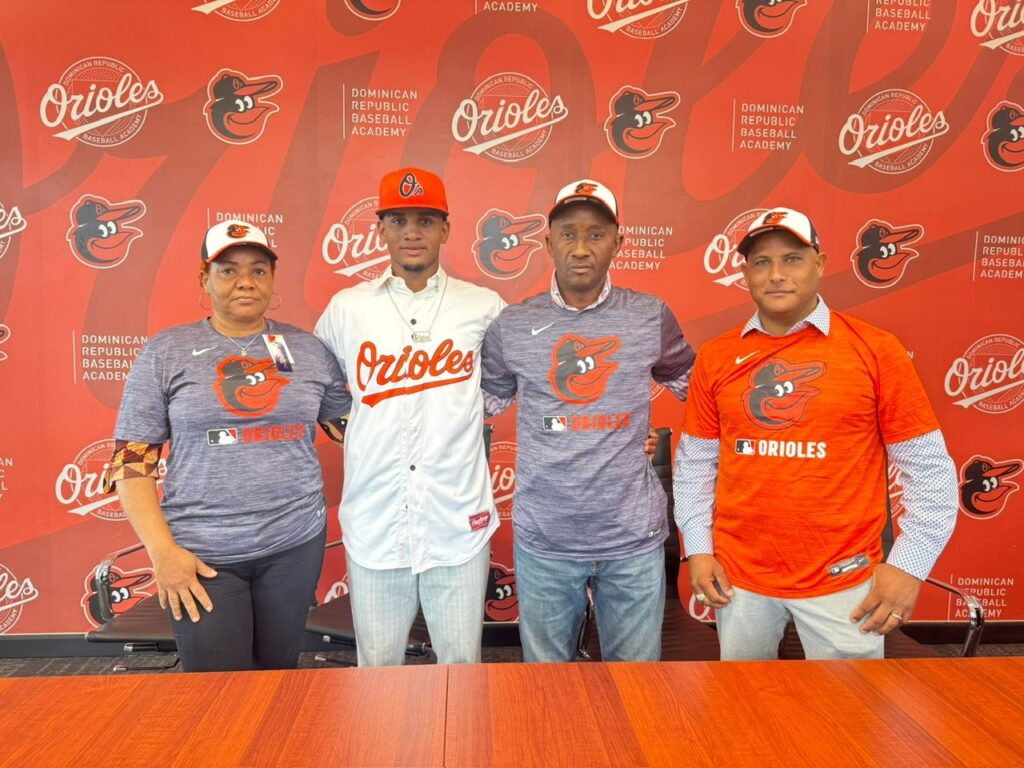Orgullo de Dajabón: Dos jóvenes talentos del béisbol brillan en escenarios internacionales