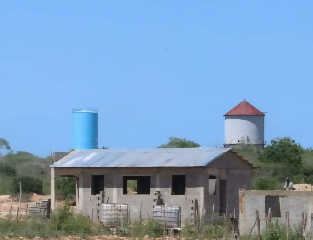 Comunitarios de Manzanillo exigen solución urgente a crisis de agua potable