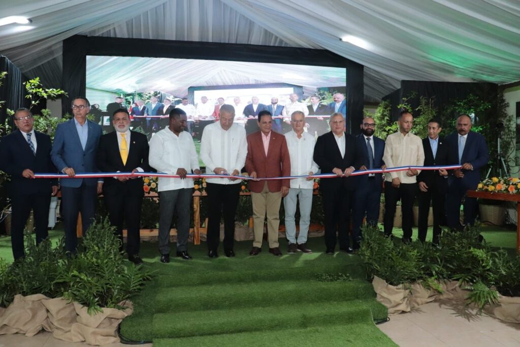 Inicia la 33.ª edición de la feria Expo Moca 2025 con un llamado a fortalecer el comercio y evitar leyes que afecten al sector