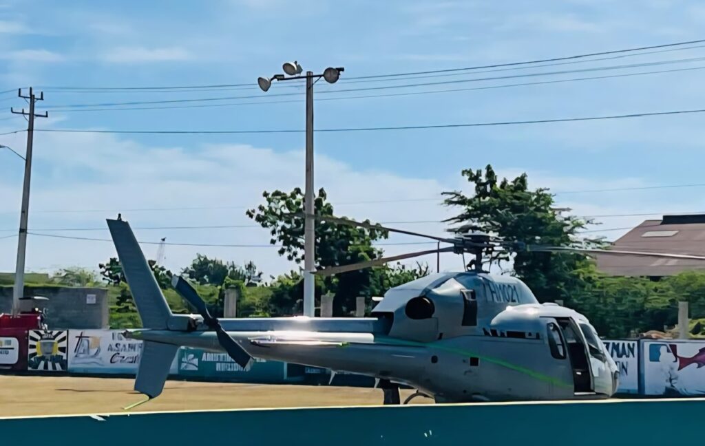 Empiezan a llegar aeronaves al play de softbol Apolinar Núñez en Manzanillo ante visita del presidente Abinader