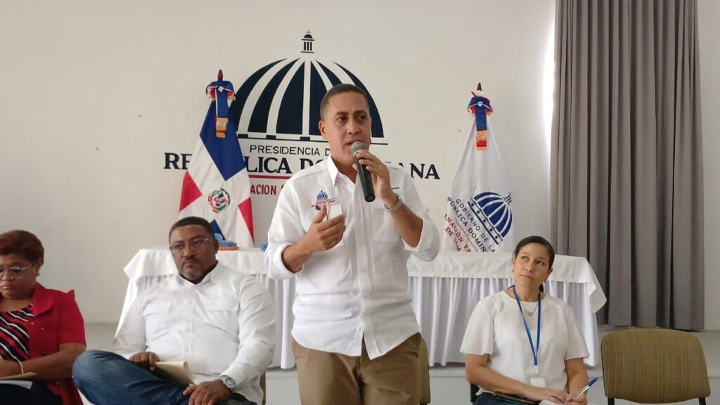 Infraestructura Escolar acelera terminación y mantenimiento de escuelas en Samaná en el Plan “Aulas 24/7”