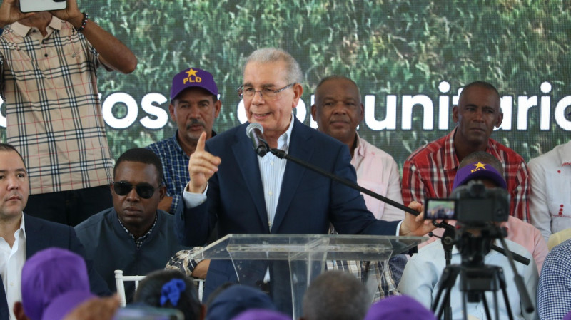 Danilo Medina dice hospitales del país están abandonados