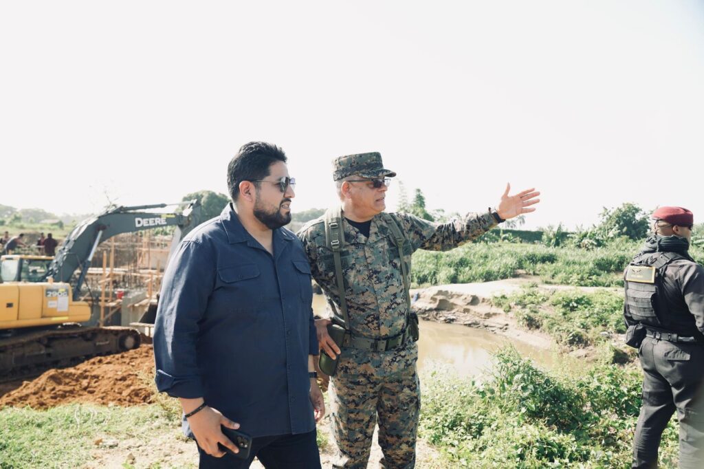 Ministro de Defensa de RD y Subsecretario de Defensa de EE.UU. recorren frontera domínico-haitiana